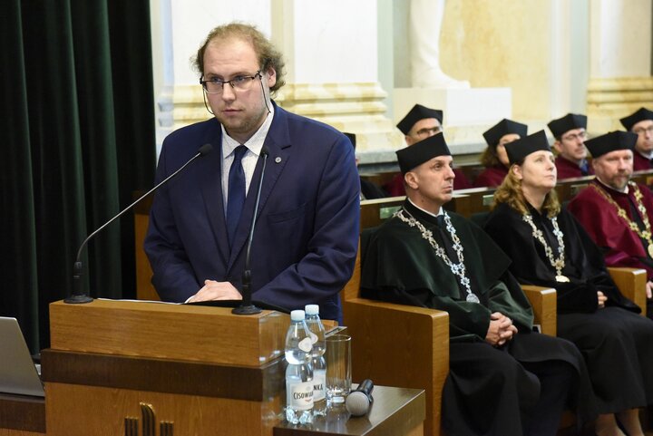 Image of the President of the AGH University Doctoral Student Government giving a speech